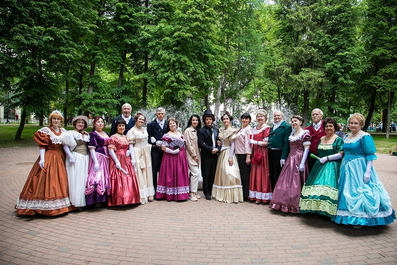 6 июня в Городском парке Калуги состоялся большой праздник "Пушкин в городе", посвящённый Дню рождения поэта. Калужский Театр Кукол